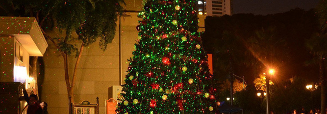 What is the advantage of Christmas lights? What is the advantage of Christmas lights?